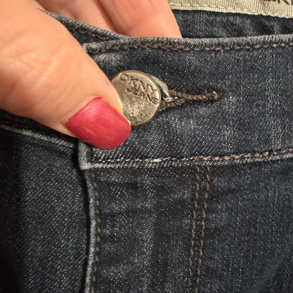 DKNY    WOMEN'S JEANS  SIZE:  8     #1 - Picture 4 of 8